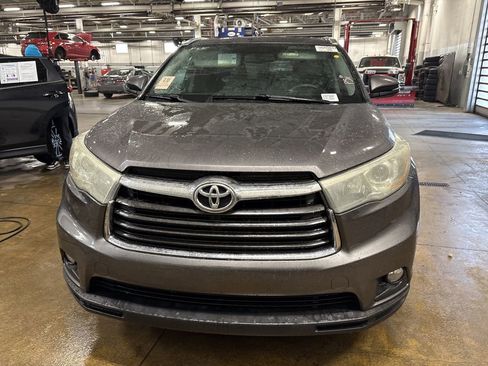 Used 2015 Toyota Highlander XLE image 6
