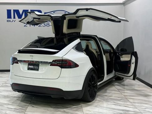 Used 2017 Tesla Model X 75D AWD/4WD image 14
