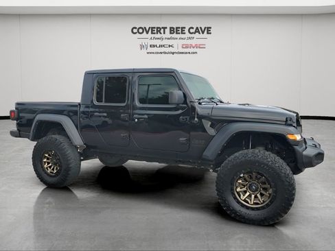 Used 2022 Jeep Gladiator Sport image 12