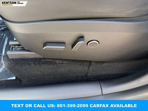 Used 2023 Tesla Model Y Long Range AWD/4WD image 30