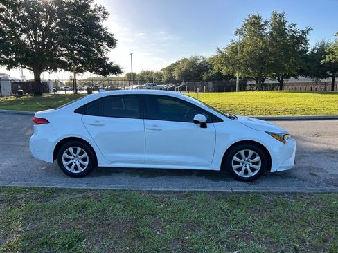 Used 2024 Toyota Corolla LE image 7