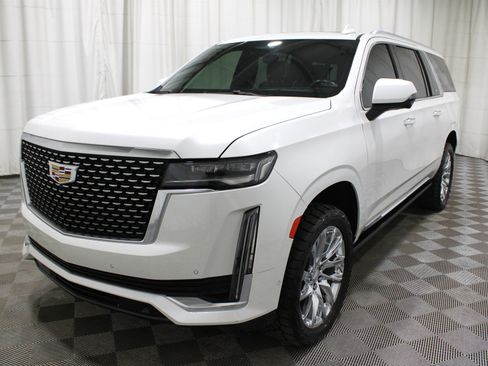 Used 2022 Cadillac Escalade ESV Premium Luxury w/ Performance Package image 40