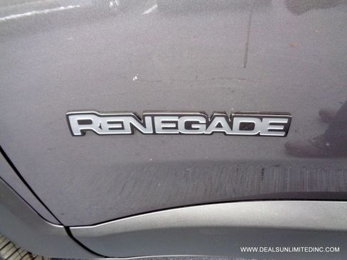 Used 2017 Jeep Renegade Altitude image 5