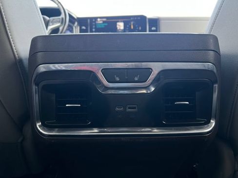 Certified 2022 Chevrolet Silverado 1500 LTZ AWD/4WD image 17