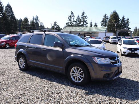 Used 2014 Dodge Journey SXT w/ Flexible Seating Group image 6