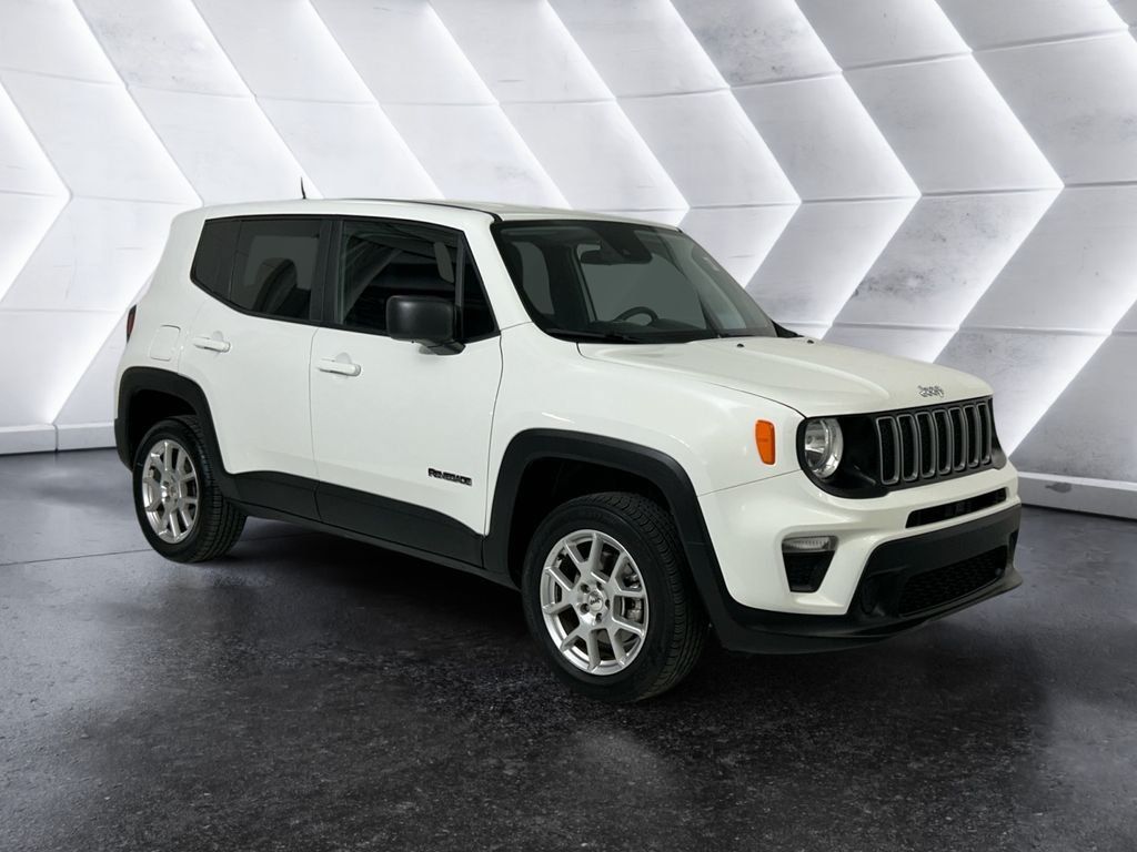 Used 2023 Jeep Renegade Latitude AWD/4WD image 1