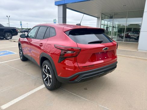 New 2026 Chevrolet Trax RS w/ Sunroof Package FWD image 10