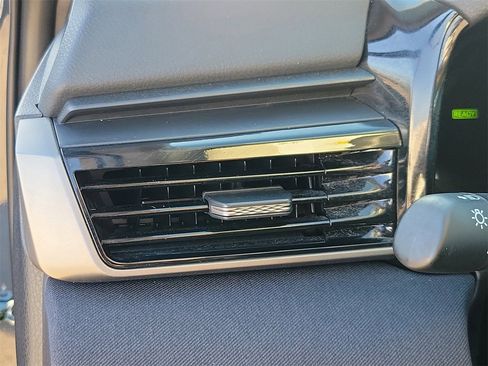 Used 2025 Toyota Camry LE image 33