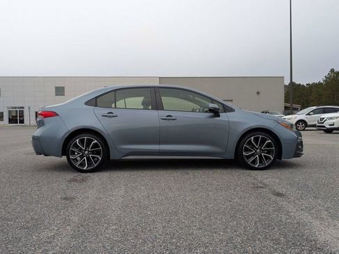 Used 2022 Toyota Corolla SE image 3