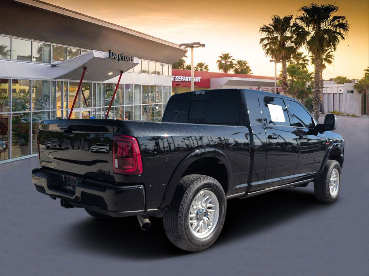 Used 2025 RAM 2500 Limited AWD/4WD image 3