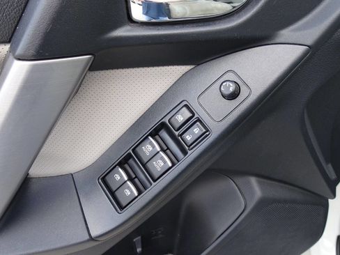 Used 2017 Subaru Forester 2.5i Limited image 13