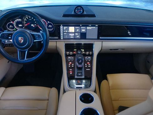 Used 2017 Porsche Panamera image 19