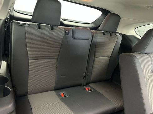 Used 2023 Toyota Highlander LE image 41