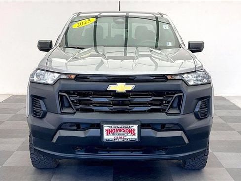 Used 2025 Chevrolet Colorado W/T AWD/4WD image 2