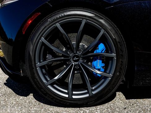 Used 2023 McLaren Artura RWD image 7