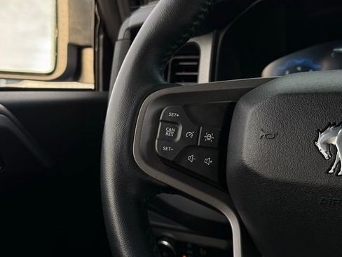 Used 2025 Ford Bronco Badlands image 21