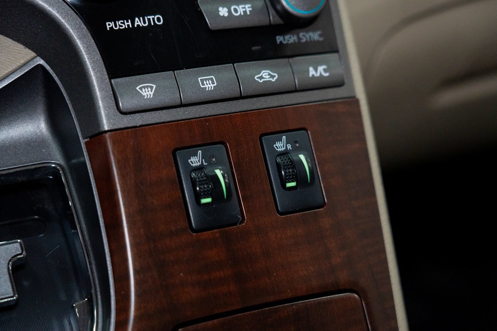 Used 2011 Toyota Venza AWD w/ Premium Pkg #2 image 42