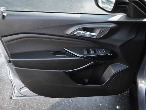 New 2026 Chevrolet Trax RS w/ Sunroof Package image 25