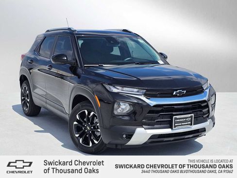 Used 2023 Chevrolet TrailBlazer LT w/ Convenience Package FWD image 1