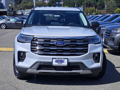 New 2026 Ford Explorer Active w/ Active Comfort Package RWD image 3