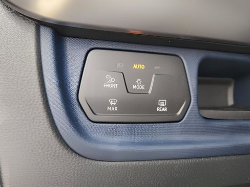 New 2025 Volkswagen ID. Buzz Pro S image 13