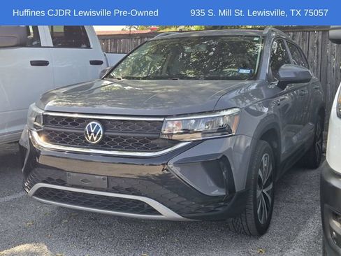 Used 2022 Volkswagen Taos SE FWD image 3