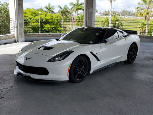 Used 2015 Chevrolet Corvette Stingray Coupe w/ 2LT Preferred Equipment Group RWD image 4