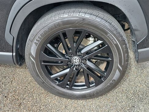 Used 2024 Toyota Corolla Cross AWD Hybrid image 5