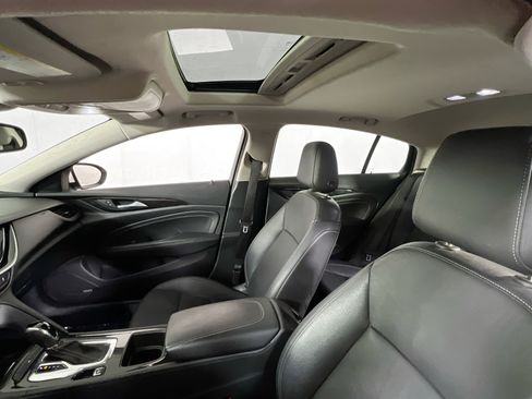 Used 2018 Buick Regal Essence w/ Driver Confidence Package #1 image 23