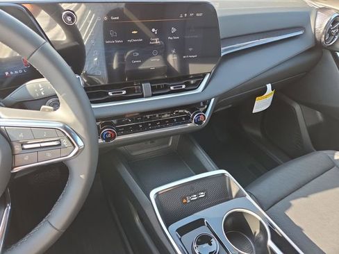 New 2026 Chevrolet Equinox LT w/ Convenience Package II image 13