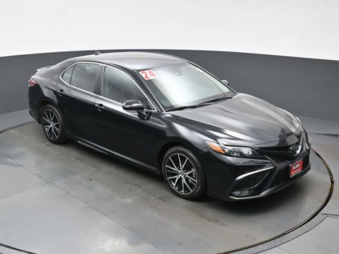 Used 2024 Toyota Camry SE FWD image 33
