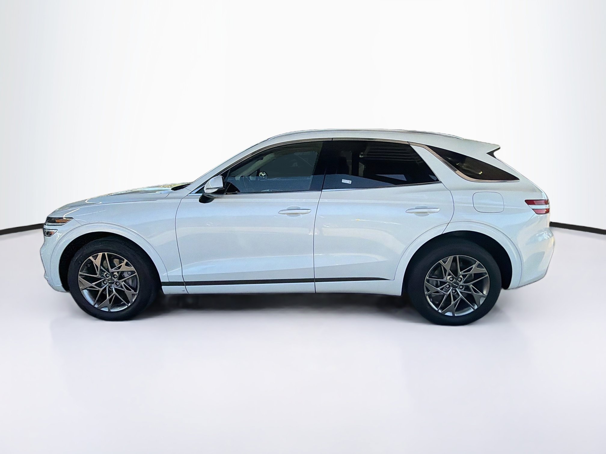 Used 2025 Genesis GV70 2.5T AWD/4WD image 4