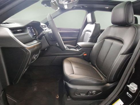 New 2025 Jeep Grand Cherokee L Limited image 11