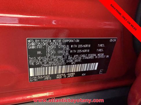 Used 2024 Toyota RAV4 SE w/ Weather & Moonroof Package image 23