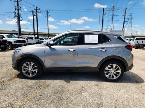 Used 2023 Buick Encore GX Essence w/ Experience Buick Package FWD image 4