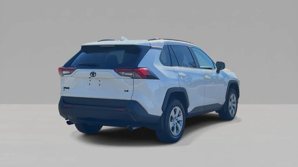 Used 2019 Toyota RAV4 LE FWD image 8
