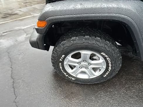 Used 2019 Jeep Wrangler Sport w/ Quick Order Package 24S image 32