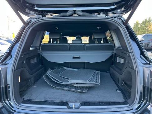 Used 2023 Mercedes-Benz EQB 300 4MATIC w/ Exclusive Package image 22