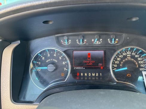 Used 2012 Ford F150 XLT w/ XLT Chrome Pkg image 9