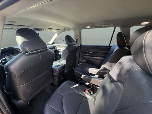 Used 2024 Toyota Grand Highlander XLE image 39