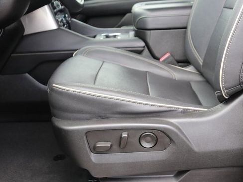 Used 2023 Chevrolet Suburban Premier image 10