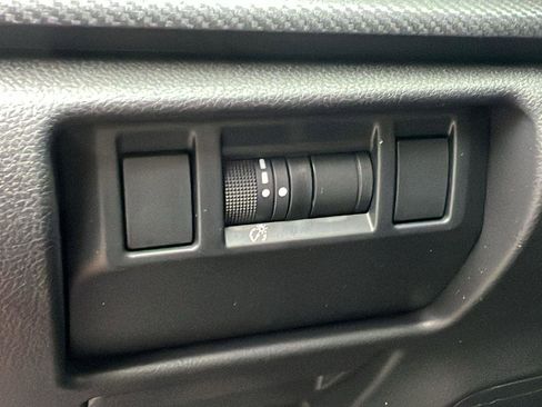 Certified 2025 Subaru Crosstrek 2.5i Limited AWD/4WD image 12