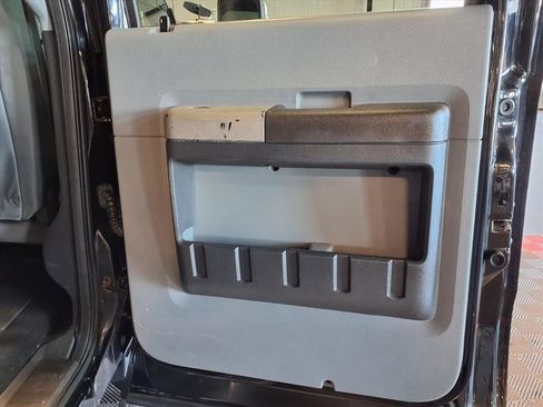 Used 2016 Ford F250 XLT w/ XLT Premium Package image 10