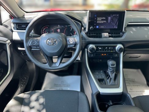 Used 2025 Toyota RAV4 LE AWD/4WD image 22