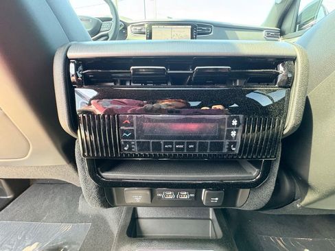 New 2026 Jeep Grand Wagoneer Limited AWD/4WD image 40