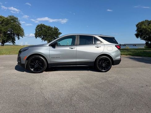 Used 2023 Chevrolet Equinox LS w/ LS Convenience Package FWD image 2