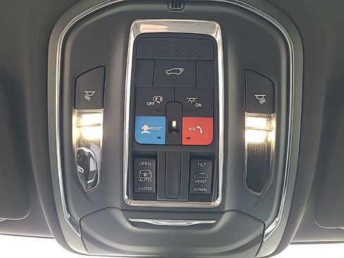 New 2025 Jeep Grand Cherokee 4WD image 41