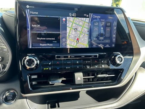 Used 2022 Toyota Highlander Platinum AWD/4WD image 21