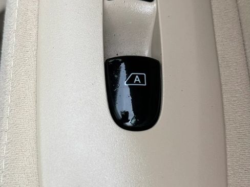 Used 2013 Nissan Pathfinder SV AWD/4WD image 37