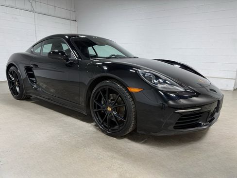 Used 2023 Porsche 718 Cayman image 3